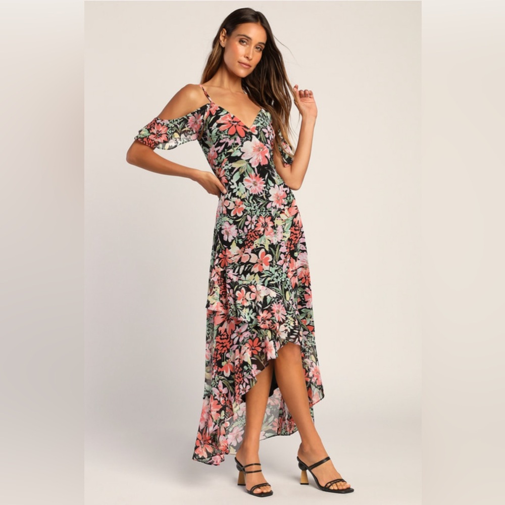 NWT XS Lulus floral dress